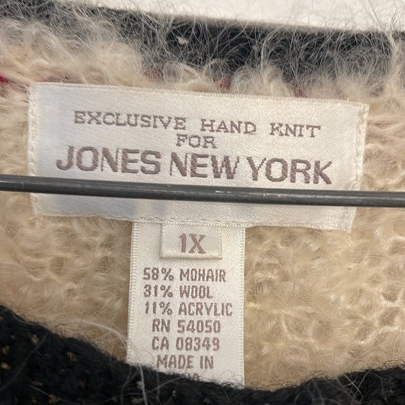 Vintage Jones New York Exclusive Hand Knit Cream/Black/Burgundy Cardigan - Picture 5 of 8